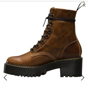 Dr. Marten Leona Hiker Boots sz 11